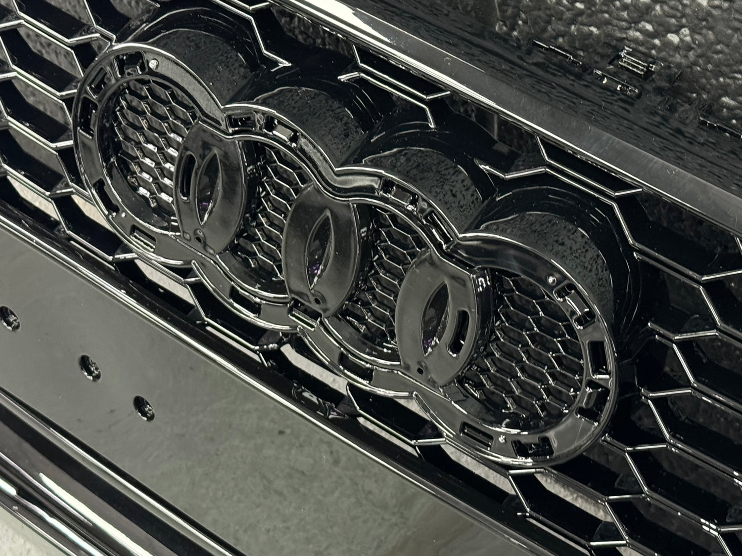 Audi A6 C7.5 (2015-2017) Honeycomb grille - full or split