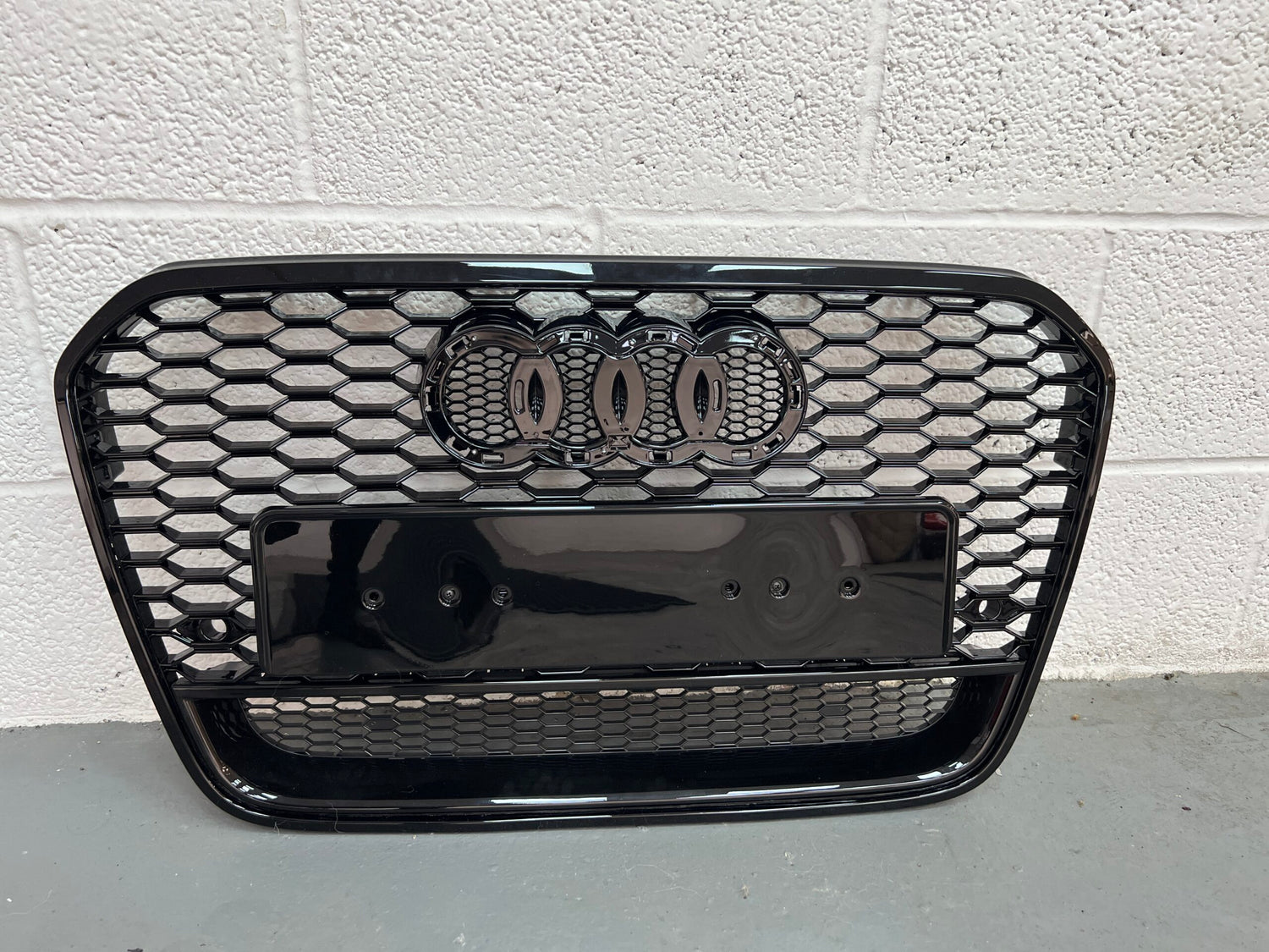 Audi A6/S6 C7 (2011-2014) Honeycomb grille - full or split image 2