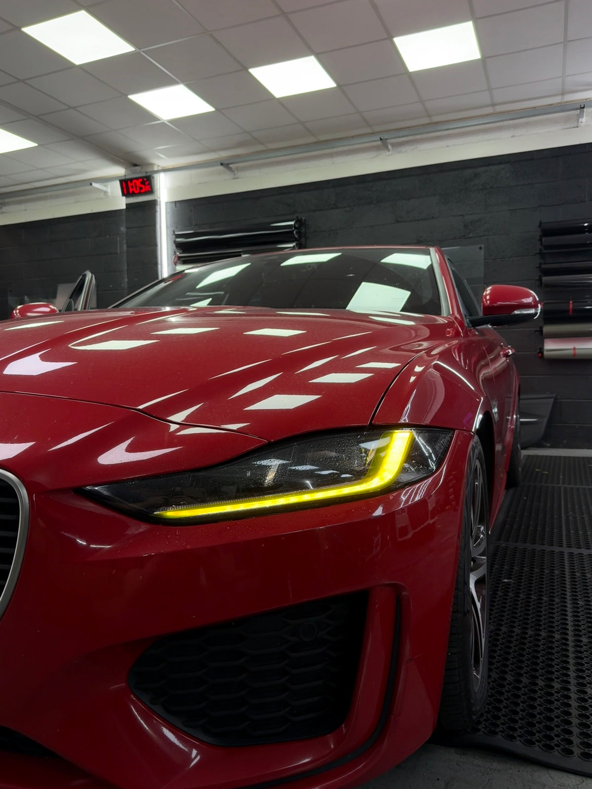 Jaguar XE 9031 3201