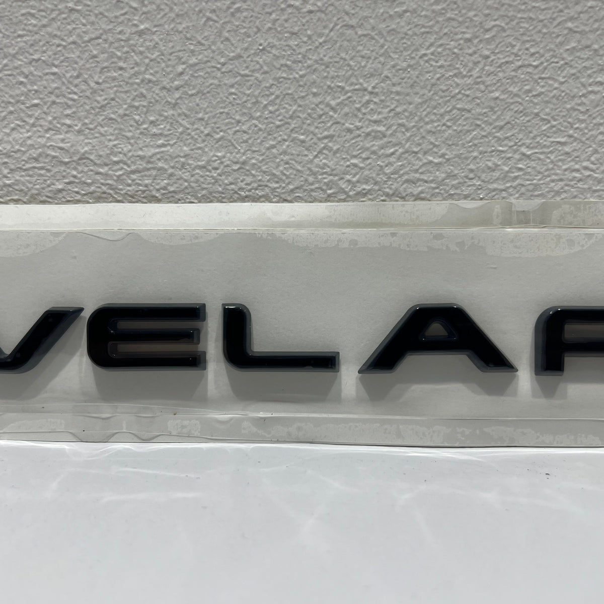 RR Velar badge – Revolution Tint