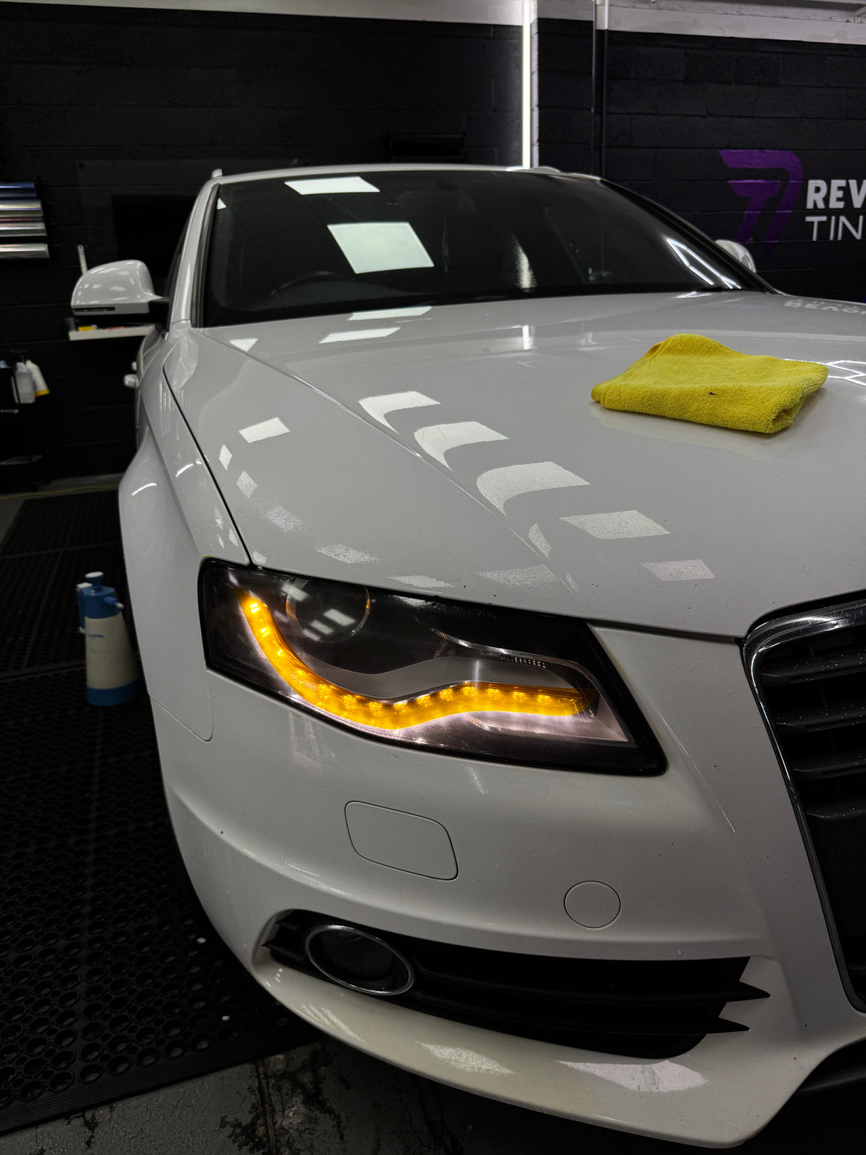 Audi A4 B8 DIY DRL tint kit