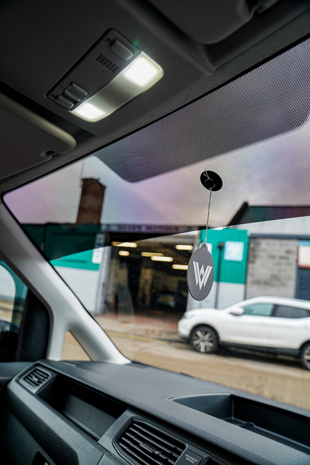 Tinted (internal) sunstrip