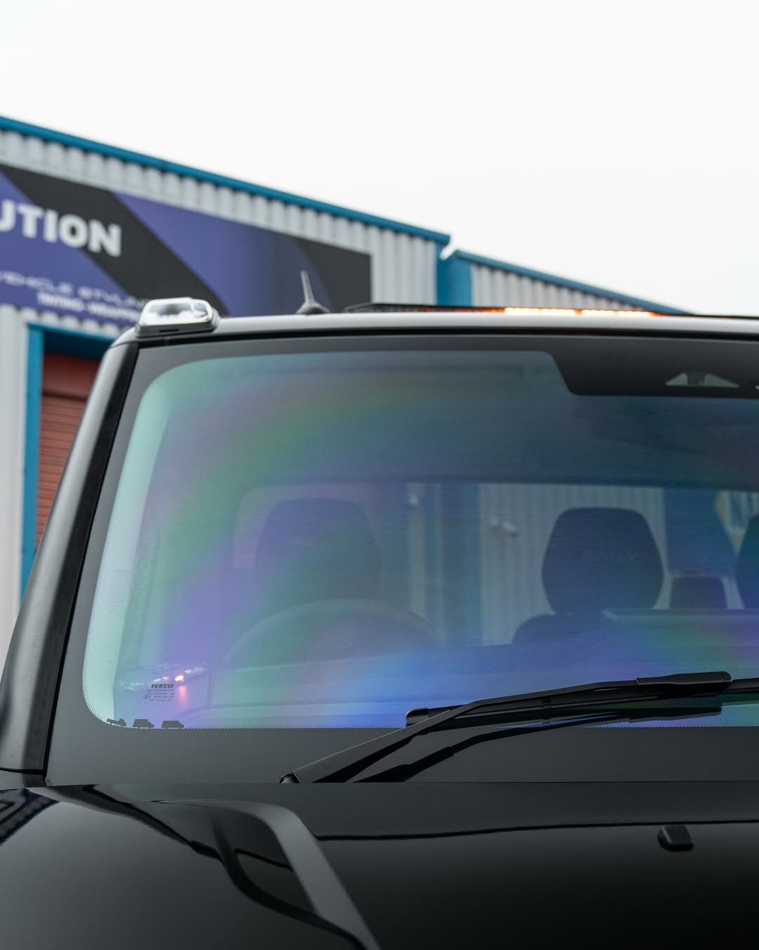 Chameleon tinting service - large windscreen (more than 75 cm high)